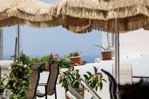 thumbnail: Outdoor dining