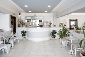 thumbnail: Breakfast area