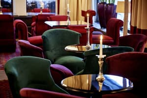 thumbnail: Lobby lounge