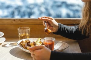 thumbnail: Outdoor dining