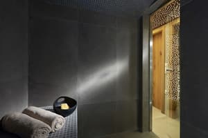 thumbnail: Bathroom amenities