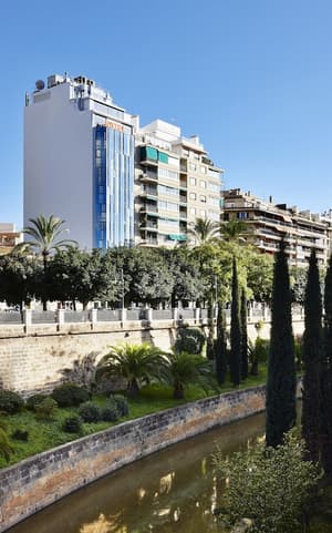 thumbnail: Exterior