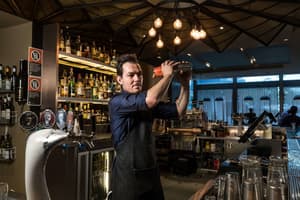 thumbnail: Bar (on property)
