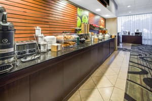 thumbnail: Breakfast area