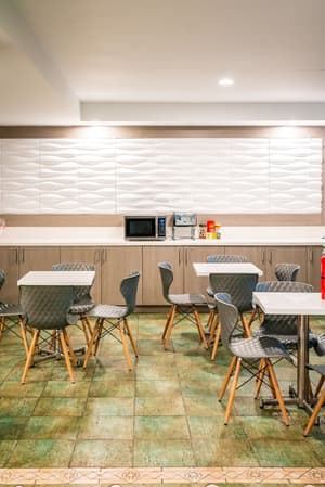 thumbnail: Breakfast area