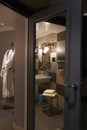 thumbnail: Bathroom