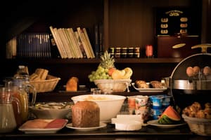 thumbnail: Breakfast area