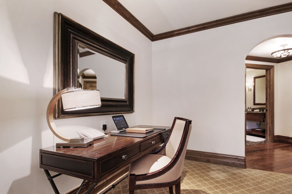 In-room business center