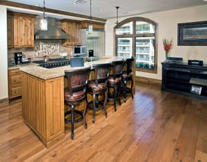thumbnail: In-room dining