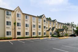 Hometown Inn & Suites Jacksonville - Butler Blvd./Southpoint