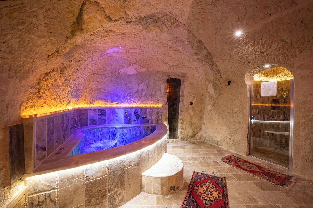 Jetted tub