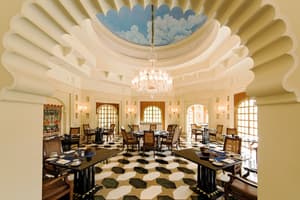thumbnail: Restaurant