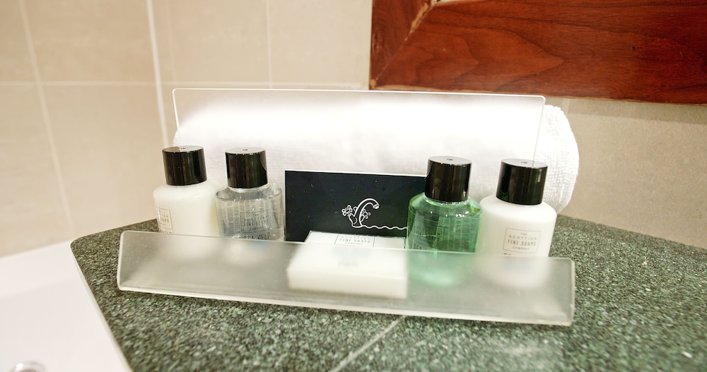 Bathroom amenities