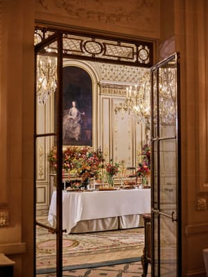 thumbnail: Banquet hall