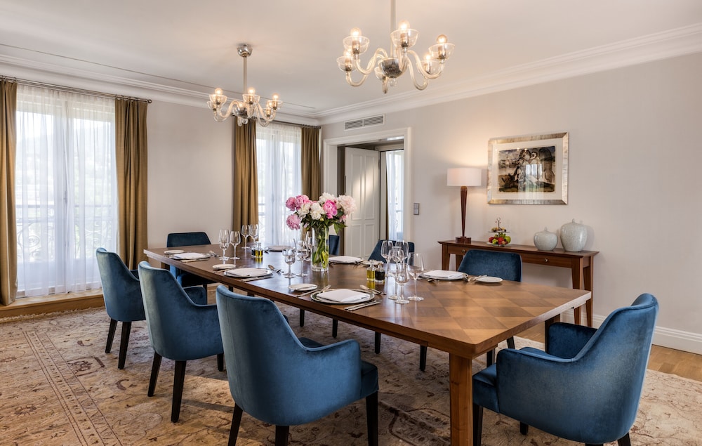In-room dining