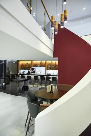 thumbnail: Bar (on property)
