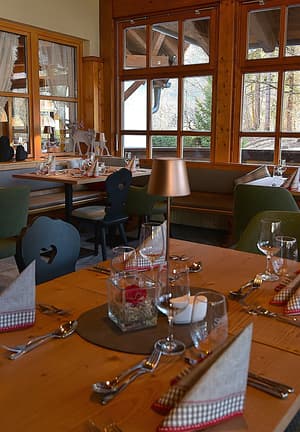 thumbnail: Restaurant