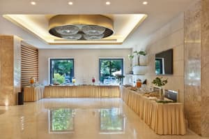 thumbnail: Dining