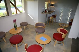 thumbnail: Bar (on property)