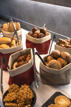 thumbnail: Breakfast area