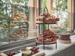 thumbnail: Breakfast area