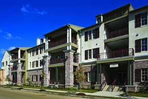 Carriage House Hotel