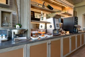 thumbnail: Breakfast area