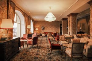 thumbnail: Lobby lounge