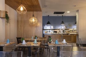 thumbnail: Breakfast area