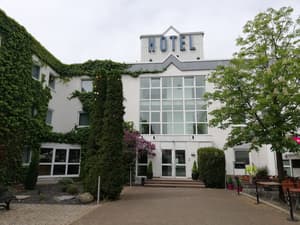thumbnail: Exterior