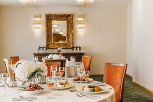 thumbnail: Restaurant