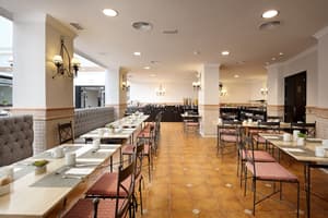 thumbnail: Bar (on property)