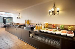 thumbnail: Bar (on property)
