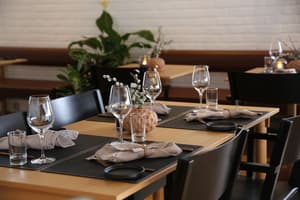 thumbnail: Restaurant