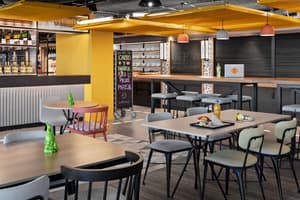 thumbnail: Restaurant