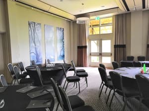 thumbnail: Business center