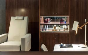 thumbnail: Nail salon