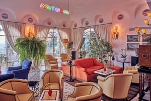 thumbnail: Bar (on property)