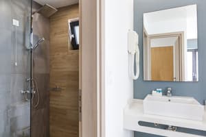 thumbnail: Bathroom