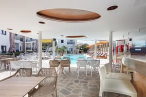 thumbnail: Bar (on property)