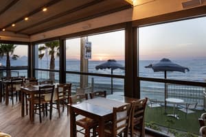 thumbnail: Restaurant