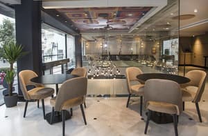 thumbnail: Restaurant