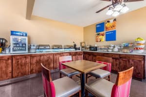thumbnail: Breakfast area