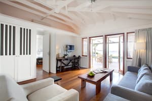 thumbnail: king_bedroom_private_pool_Villa_du_Pecheur