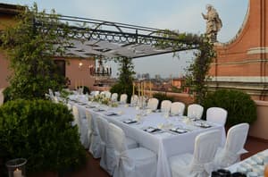 thumbnail: Outdoor dining
