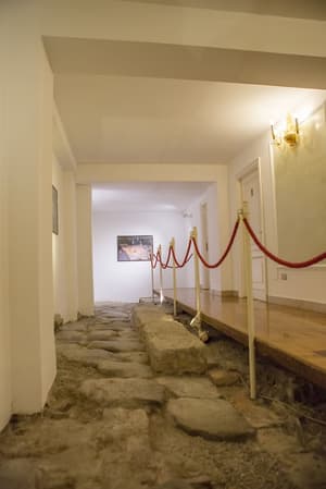 thumbnail: Interior detail