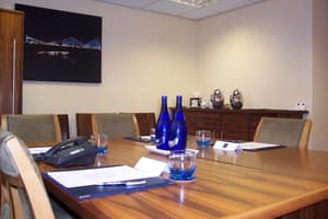 thumbnail: Business center