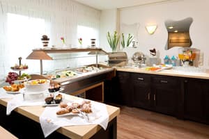 thumbnail: Breakfast area