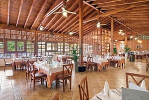 thumbnail: Family dining