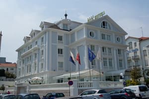 thumbnail: Exterior